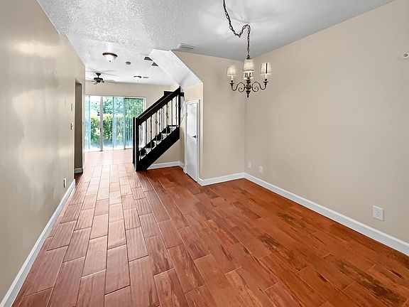 3rd image of 8486 Lagos De Campo Boulevard