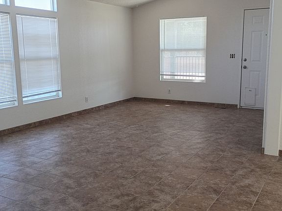 5th image of 2437 Roberts Rd
