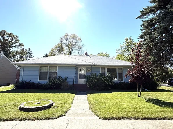 402 3rd St NE, Fosston, MN 56542