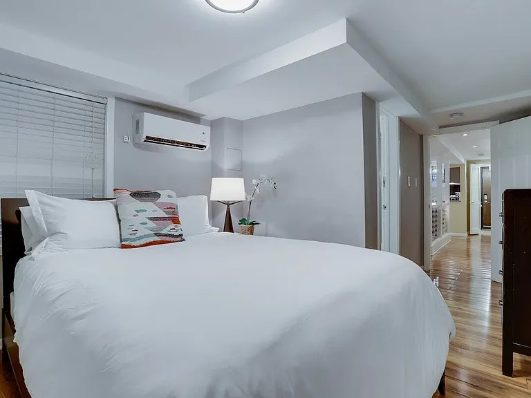 113 C St SE #1 — Photo 6