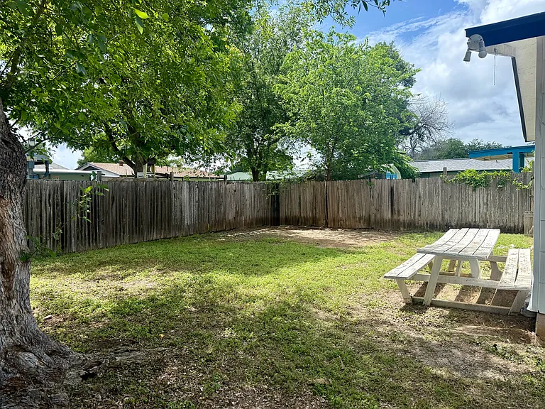 554 Park Village Dr — Photo 12