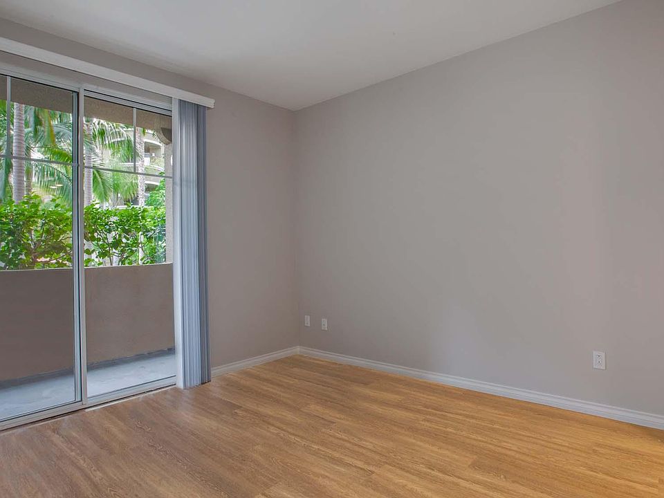 1st image of 5552 W 6th St