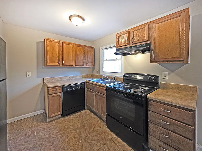 2332 Baywood Dr SE — Photo 14