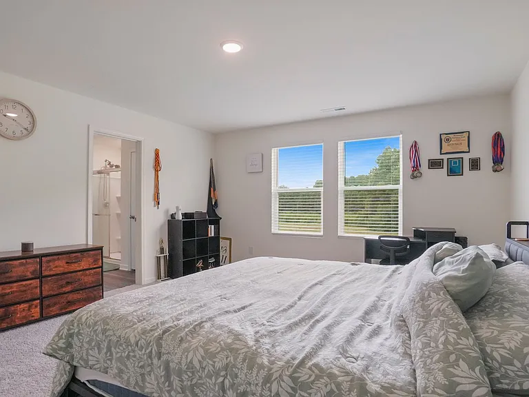 530 Cessna Dr — Photo 34