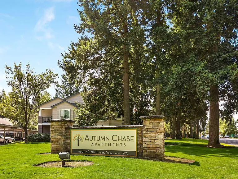 Autumn Chase — Photo 17