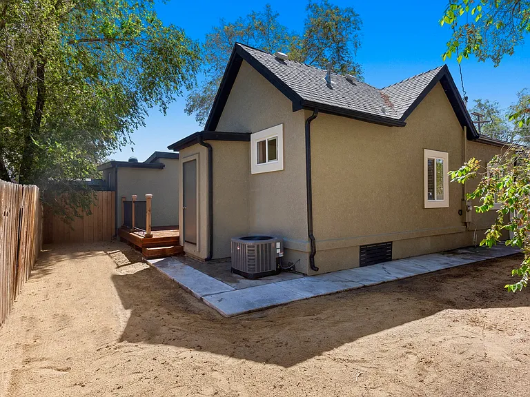 10 Prater Way — Photo 20