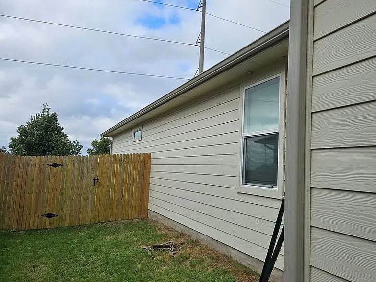 110 Marimoor Dr — Photo 8