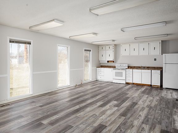 3rd image of 8725 Main St