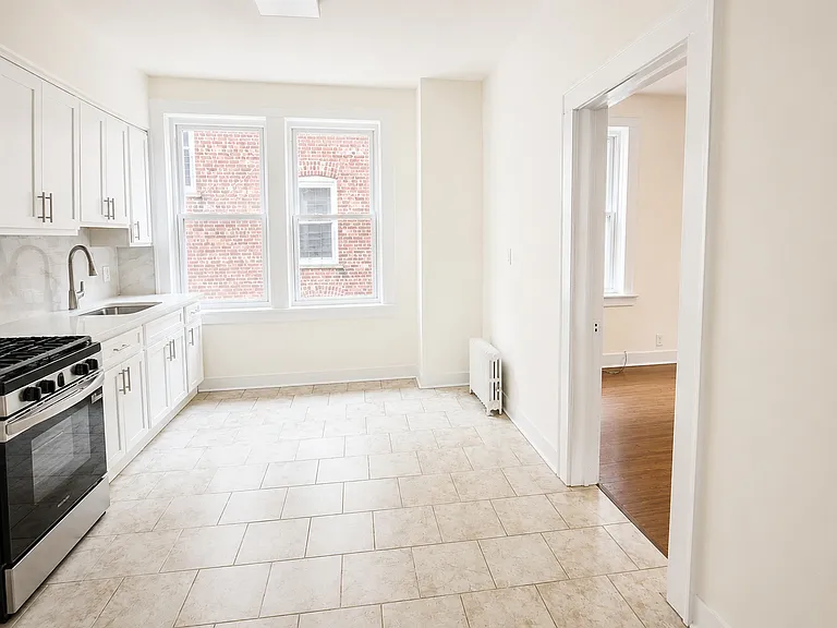 137 Hammond Ave #4 — Photo 16