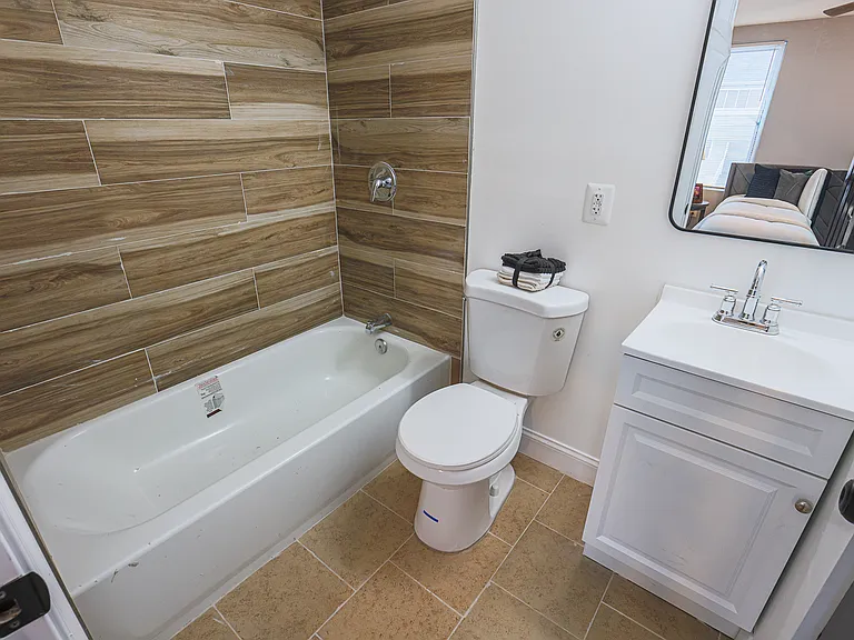 9 Glenmore Ave — Photo 50