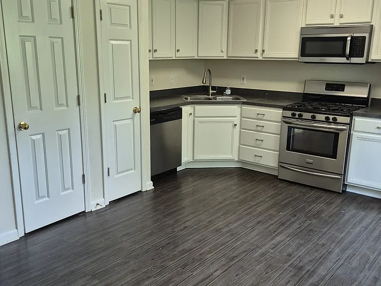 634 Sherard Cir — Photo 4