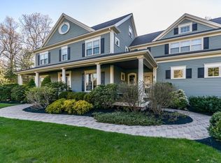 6 Minuteman Rd, Medfield, MA 02052