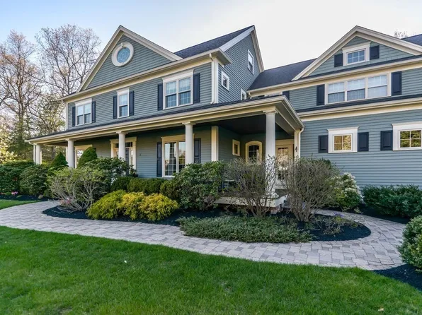 6 Minuteman Rd, Medfield, MA 02052