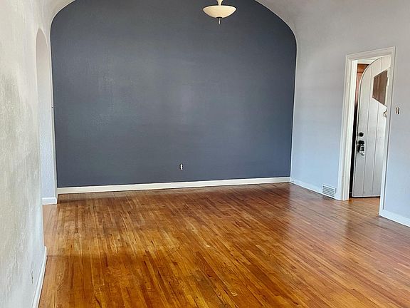 4th image of 918 12th Ave #1