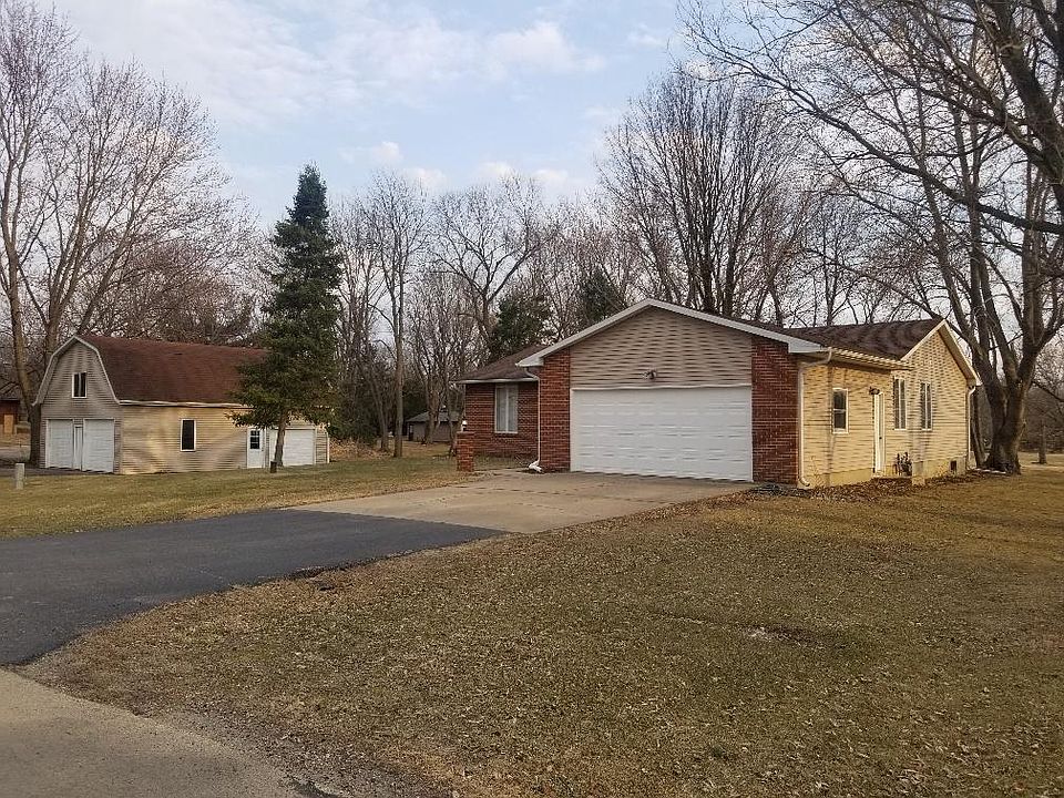 2nd image of 3313 E 19th St