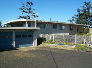 2102 NW Bayshore Loop, Waldport, OR 97394