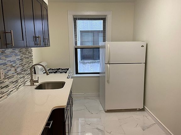 2nd image of 41-42 42nd St #3A