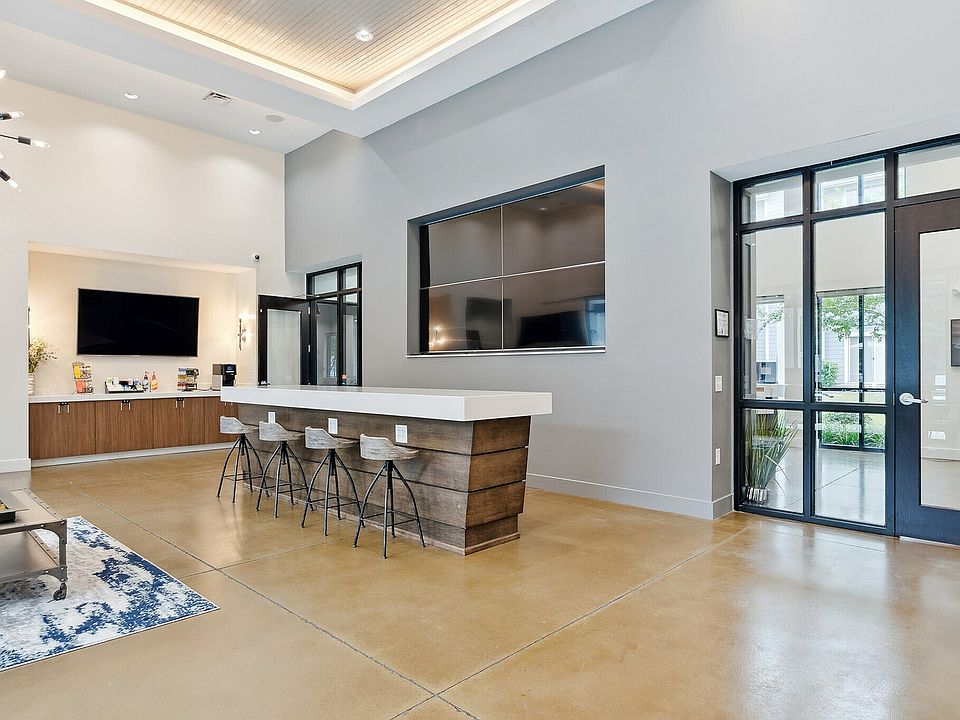 Expansive Clubhouse