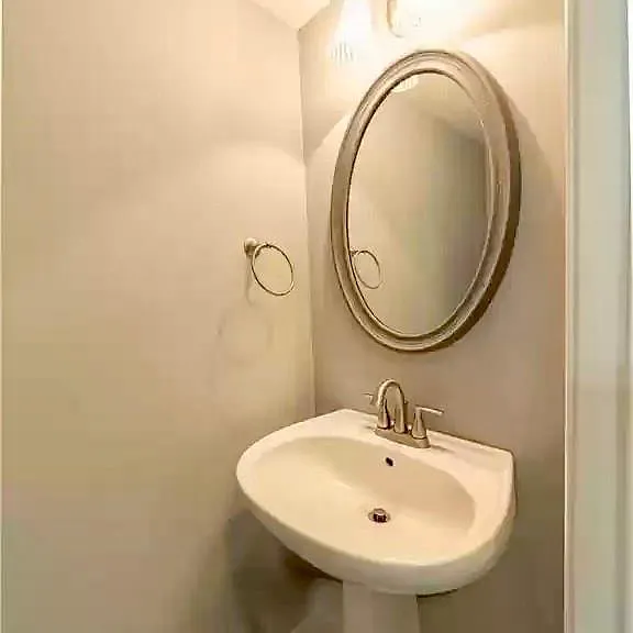 170 Windcroft Ct NW — Photo 9