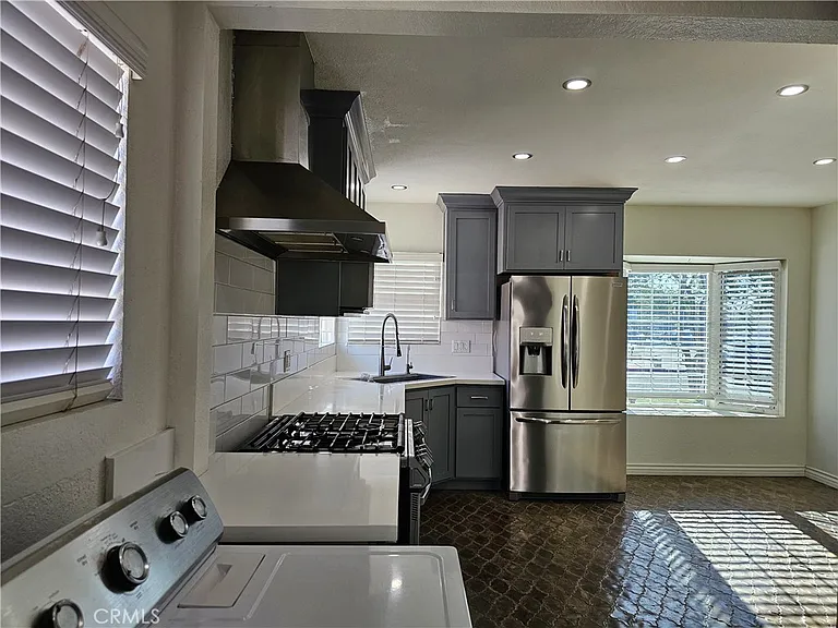 3180 Easy Ave — Photo 3