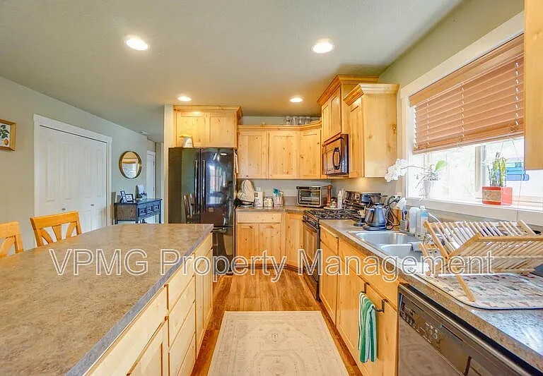 8814 NE 82nd Ave — Photo 11