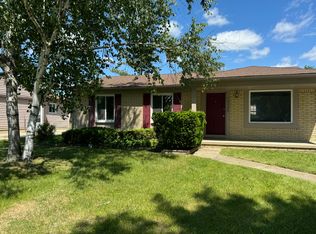 35396 Connecticut Dr, Sterling Heights, MI 48310