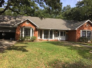 911 Serenade Dr, San Antonio, TX 78213