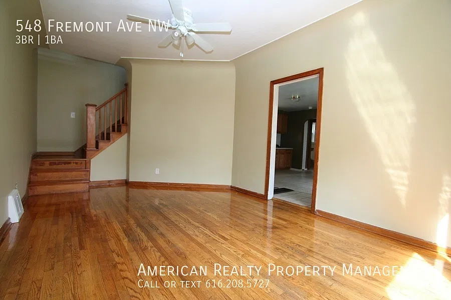 3 bed, 1270 sqft, $1,700 — Photo 2