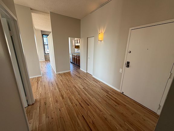 Foyer of unit #1701.