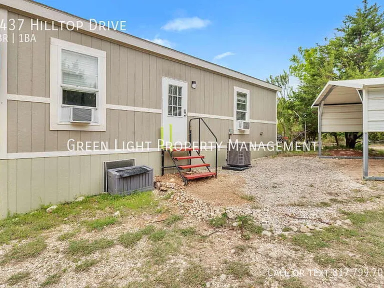9437 Hilltop Dr — Photo 3