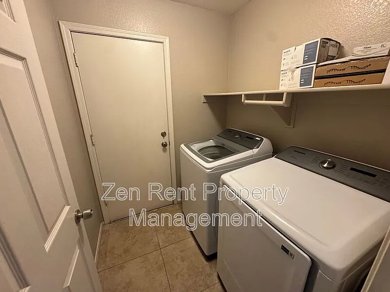 5913 W Mercury Way — Photo 14