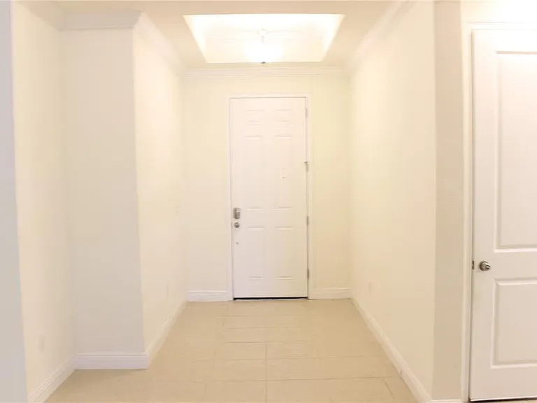 5826 Long Shore Loop — Photo 4