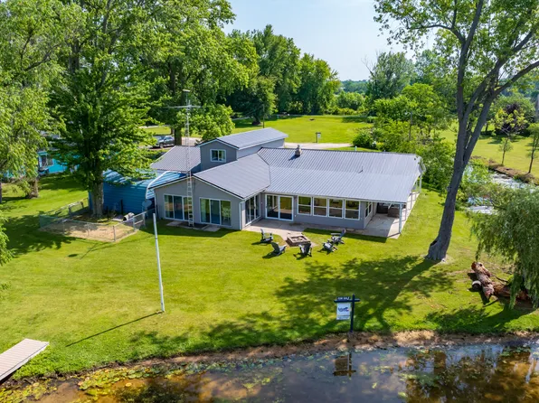 48930 68th St, Hartford, MI 49057
