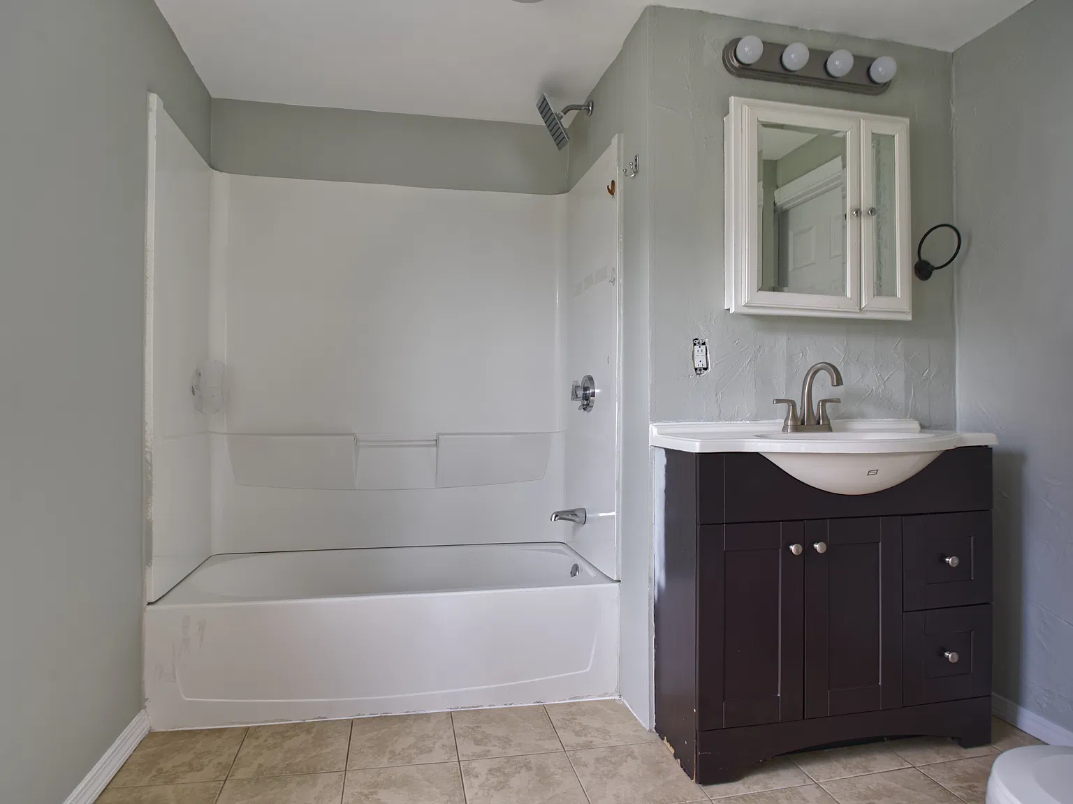 2 bed, 1000 sqft, $2,600 — Photo 2