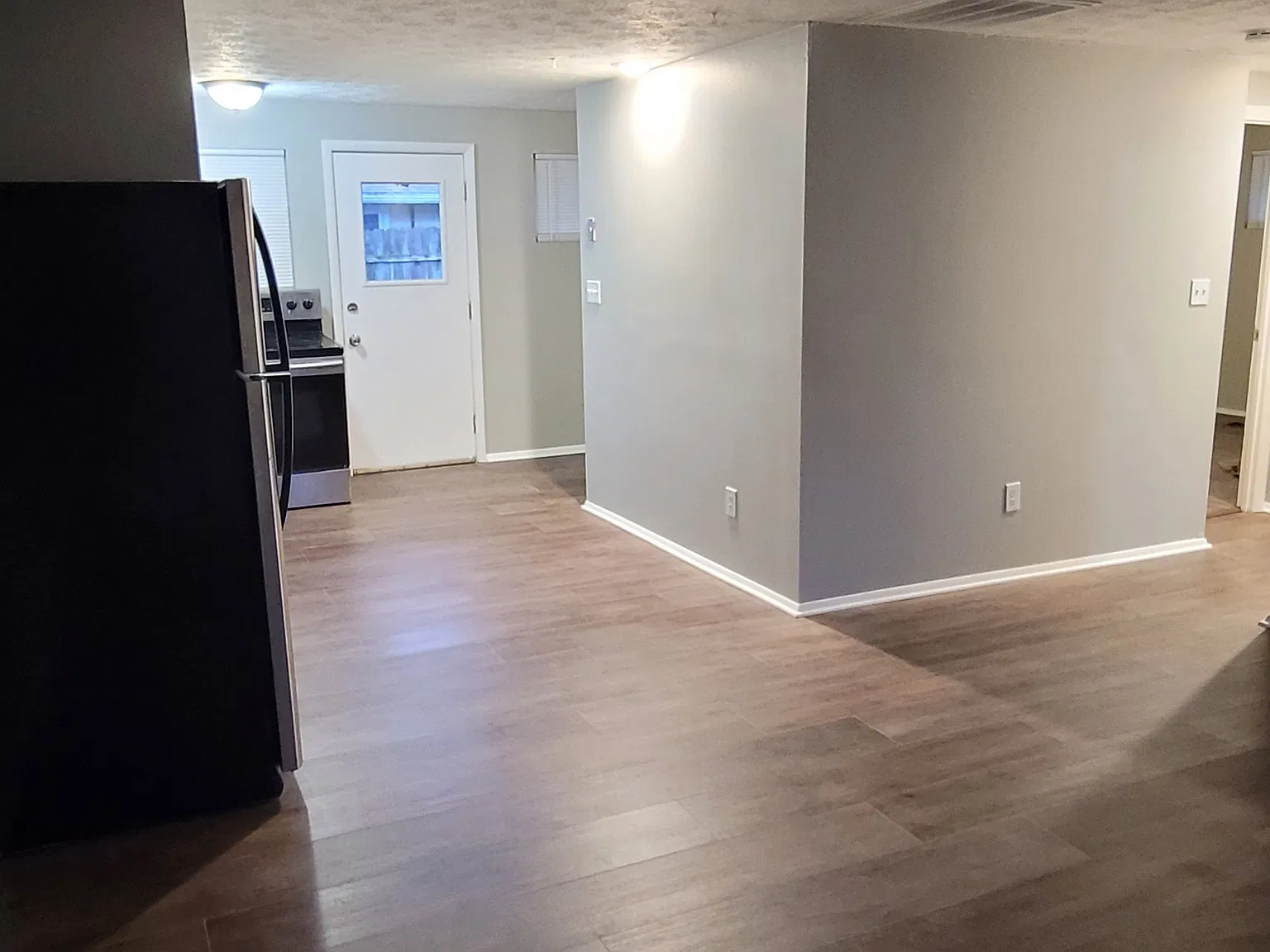 2 bed, 728 sqft, $1,000 — Photo 2