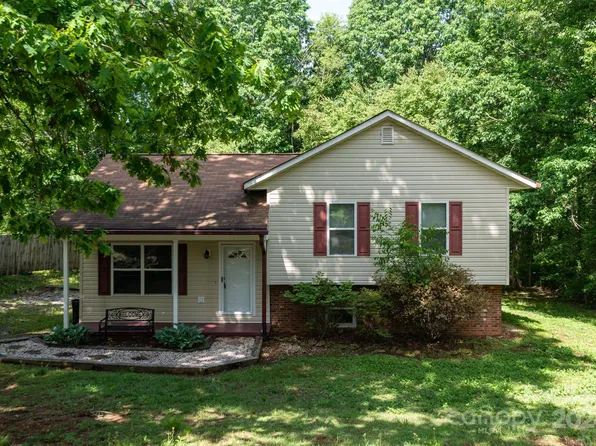 45 Clearview Road Ext, Taylorsville, NC 28681