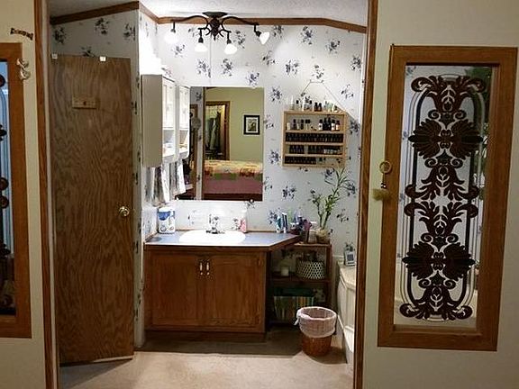 3rd image of 7380 N Clare Ave