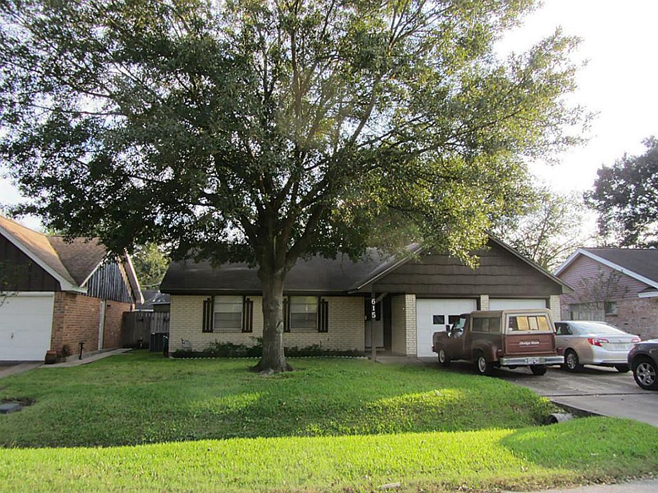 1st image of 615 Twinbrooke Dr
