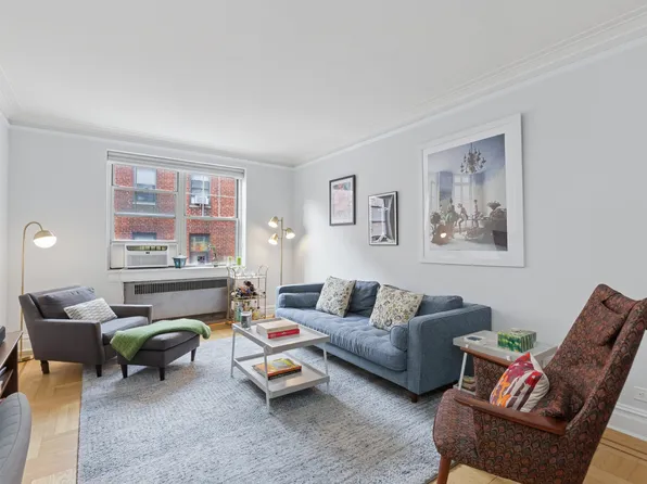 720 Fort Washington Avenue image 1 of 16