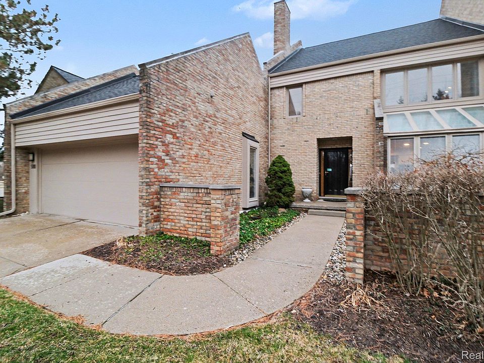 1st image of 5080 Mirror Lake Ct