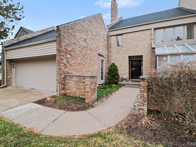 5080 Mirror Lake Ct, West Bloomfield, MI, 48323