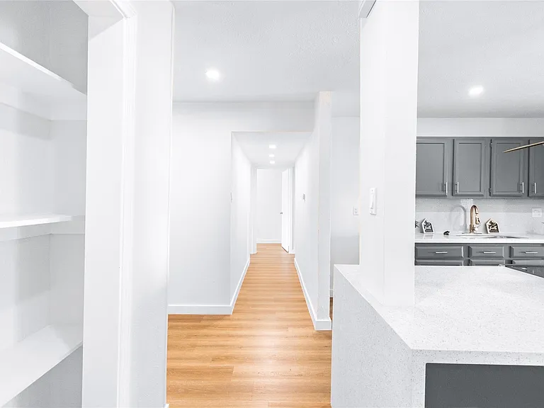 318 Willoughby Dr — Photo 12
