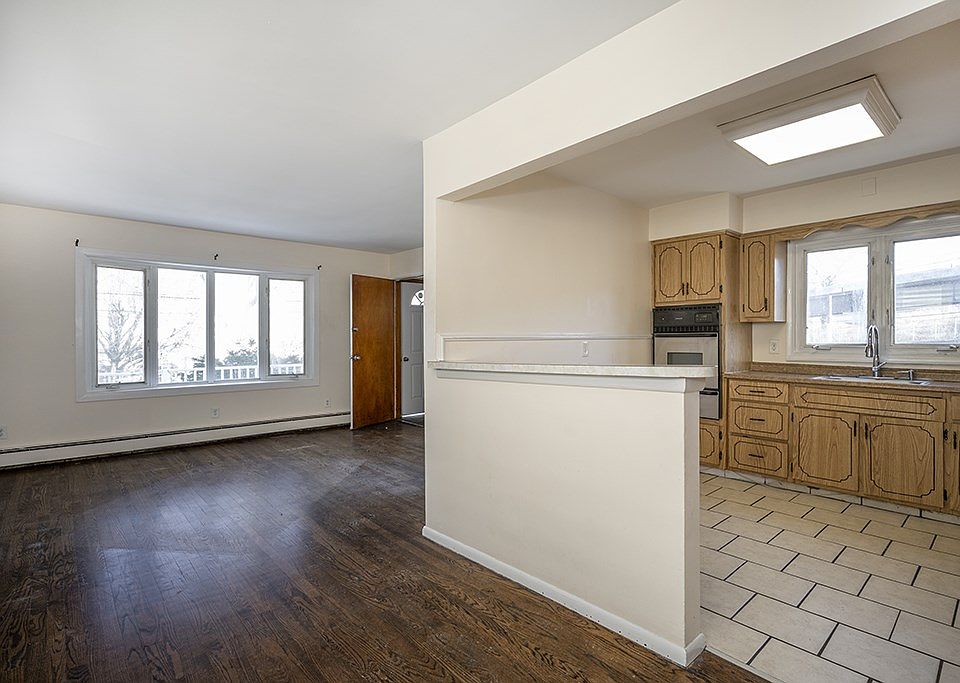 20 E 10th St, Bayonne, NJ 07002 Zillow
