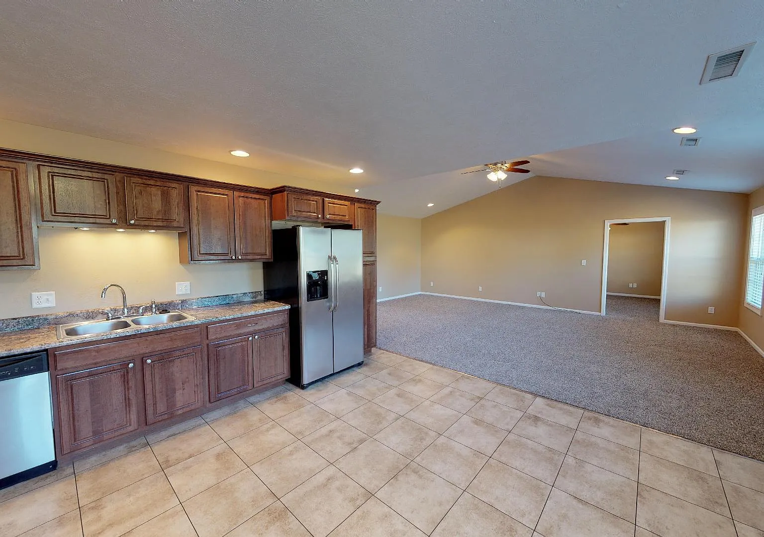 2 bed, 1330 sqft, $1,475 — Photo 4