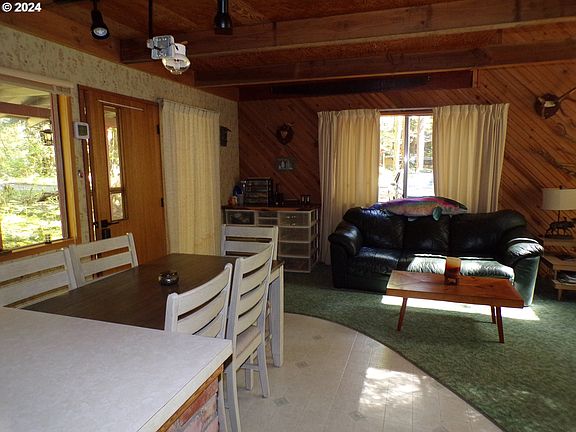 4th image of Cabin 184 Northwoods