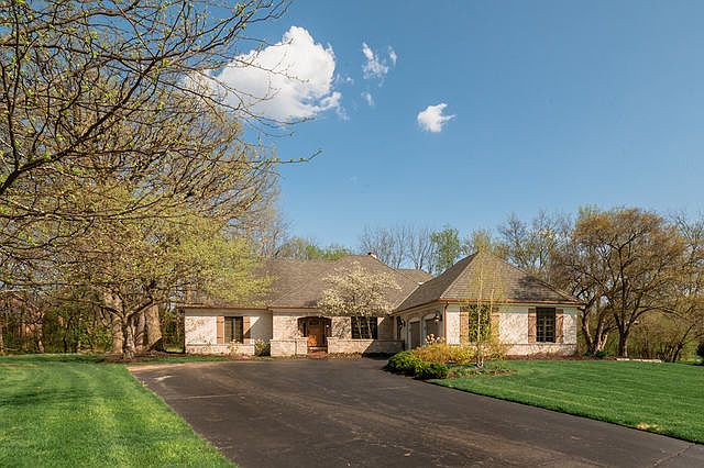 1st image of 420 Fox Ct