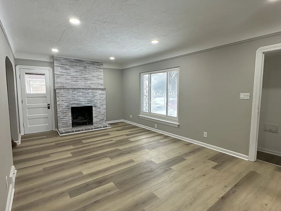 1st image of 375 E 214th St