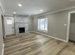 375 E 214th St, Euclid, OH 44123