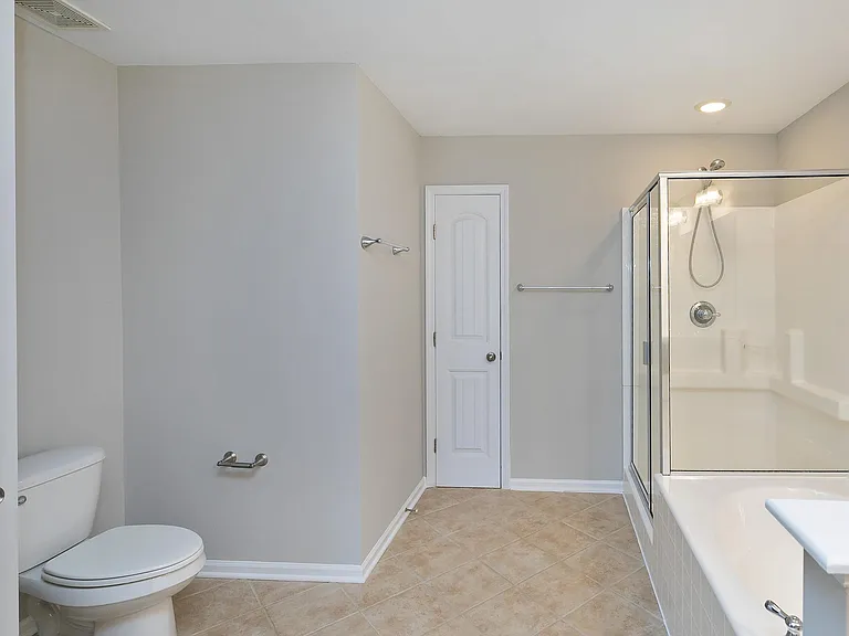 514 Dragby Ln — Photo 10