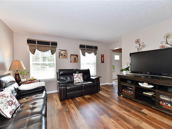 5th image of 1218 Barrington Dr